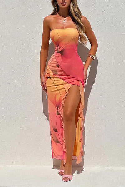 Renata - Vestido Strapless Ajustado con Abertura Alta y Estampado Asimétrico