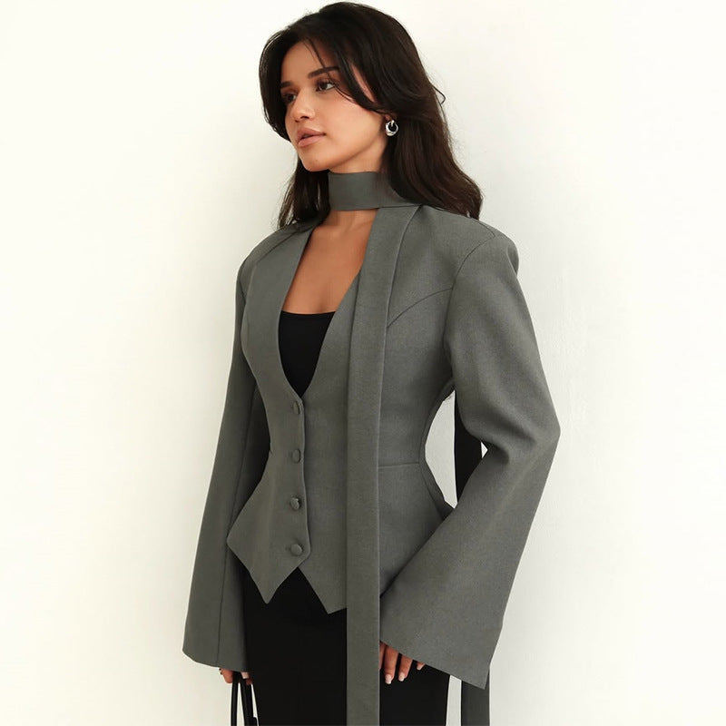 Blazer escote en V con pañuelo - Miranda