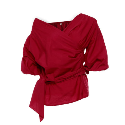 Noelle - Blusa corta cruzada de encaje
