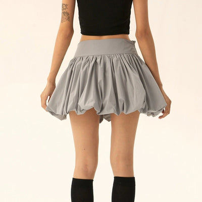 Falda globo de mujer con un corte voluminoso y femenino, ideal para un look moderno y original