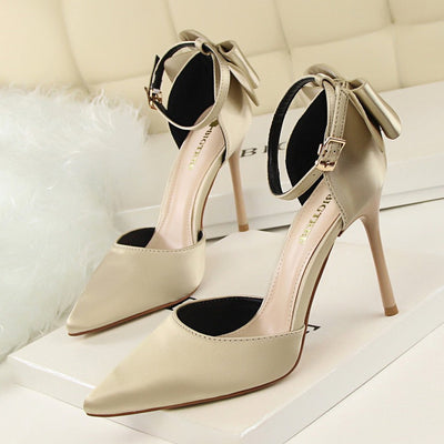 Zapatos de tacón para mujer de charol detalle metálico punta fina - Adriana