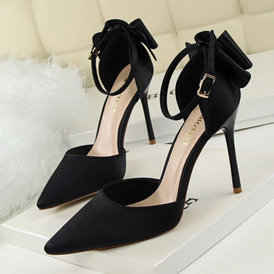 Zapatos de tacón para mujer de charol detalle metálico punta fina - Adriana