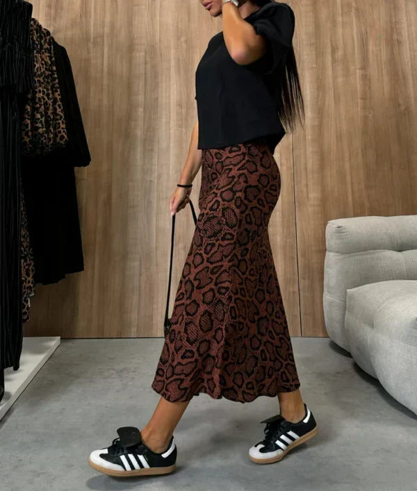 Falda adelgazante de talle alto con un atrevido y chic estampado animal perfecto para un look atrevido y a la moda