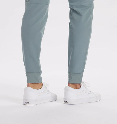 Pantalones cómodos para el día a día de los hombres