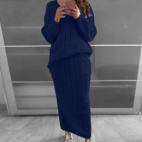 Conjunto de invierno compuesto por jersey de punto y falda, cálido y cómodo ideal para un look acogedor y a la moda en los días fríos