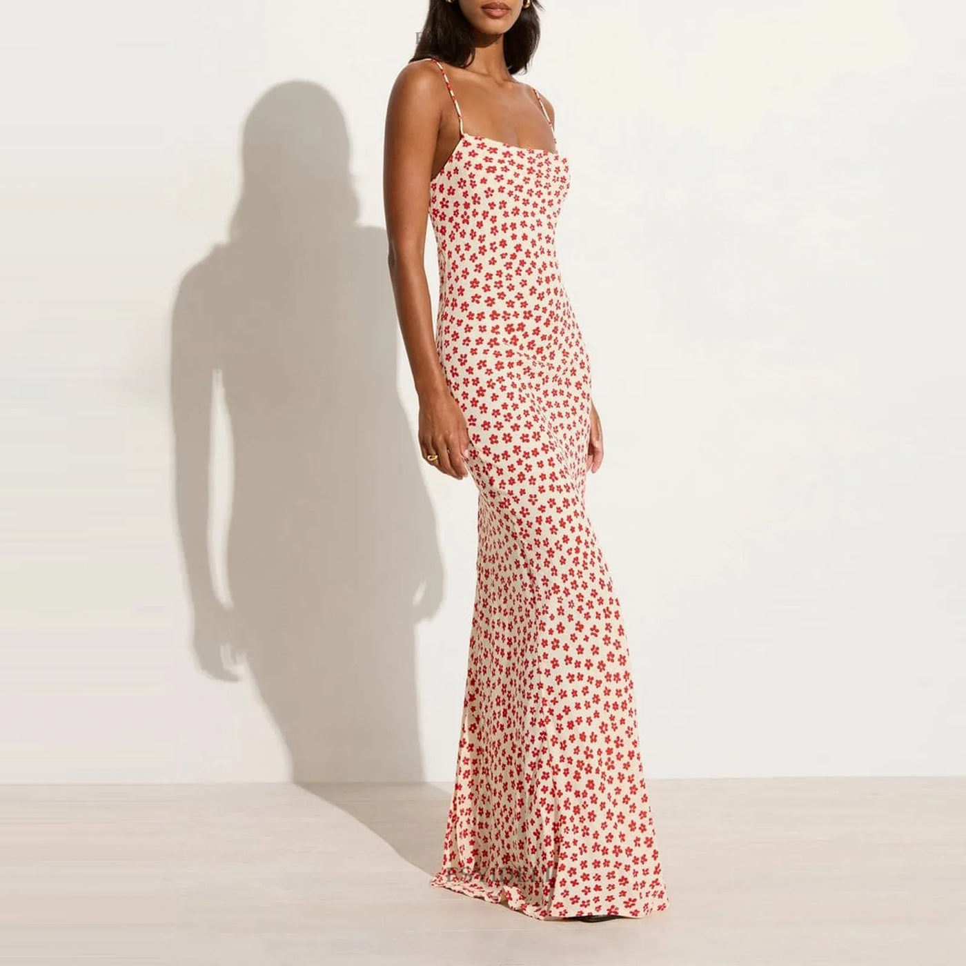 Lenay - Vestido largo de tirantes con estampado floral cruzado y fluido