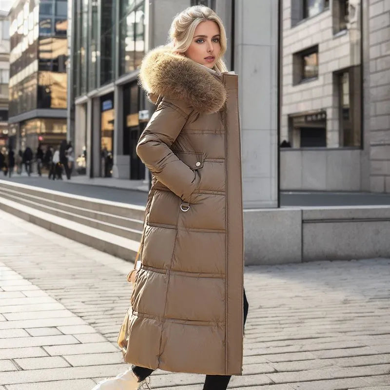 Bonnie - Abrigo largo de invierno para mujer con capucha de piel y cinturón