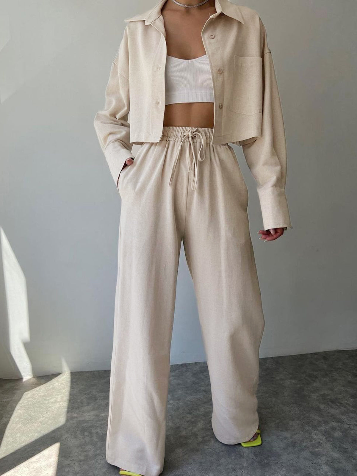 Vilma - Conjunto de dos piezas de camiseta con cuello y cremallera y pantalón con cordón de ajuste
