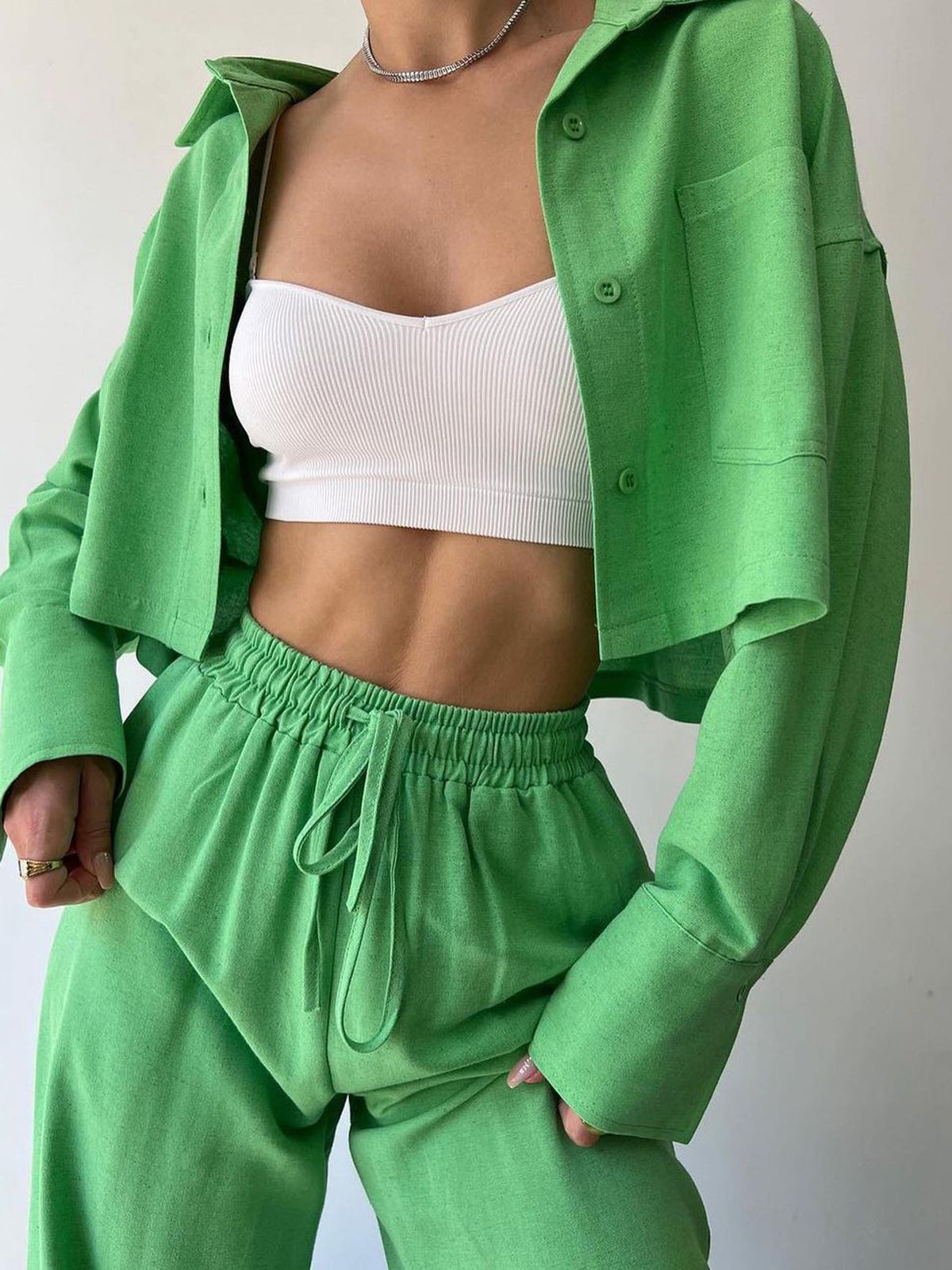 Vilma - Conjunto de dos piezas de camiseta con cuello y cremallera y pantalón con cordón de ajuste