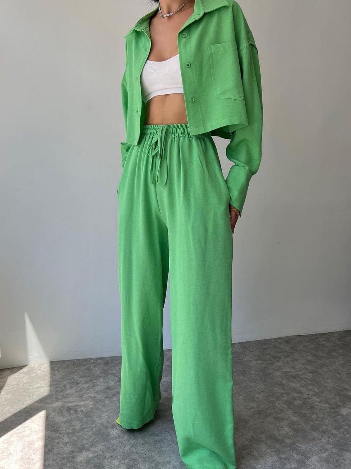 Vilma - Conjunto de dos piezas de camiseta con cuello y cremallera y pantalón con cordón de ajuste