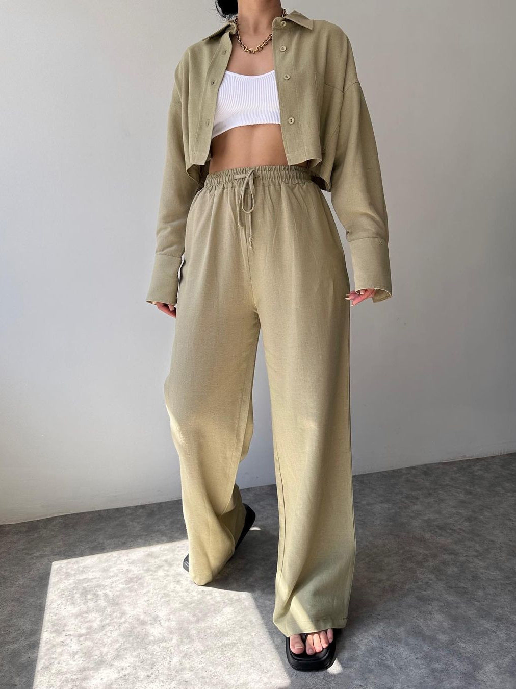 Vilma - Conjunto de dos piezas de camiseta con cuello y cremallera y pantalón con cordón de ajuste