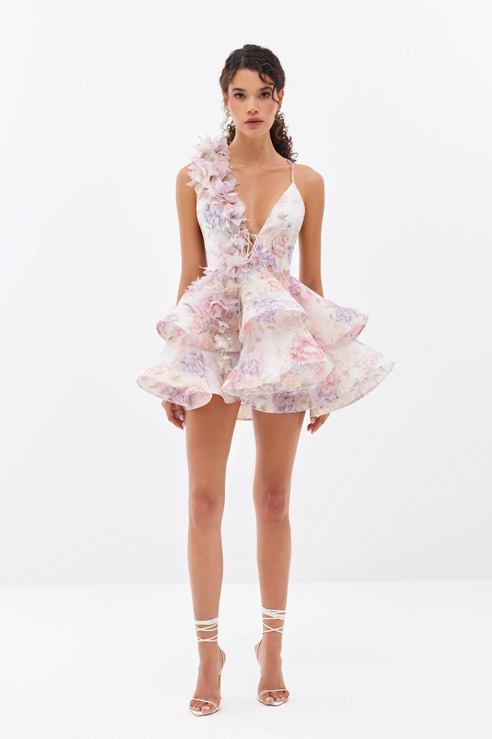 Isabella - Vestido Mini con Volantes de Gasa y Flores 3D