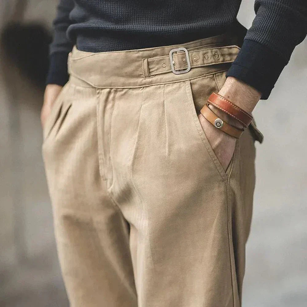 Pantalones de hombre con pliegues delanteros