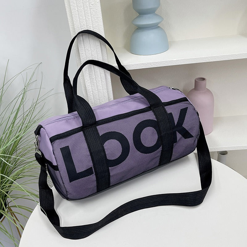 Bolso deportivo para mujer con compartimento independiente y diseño cilíndrico - Lía
