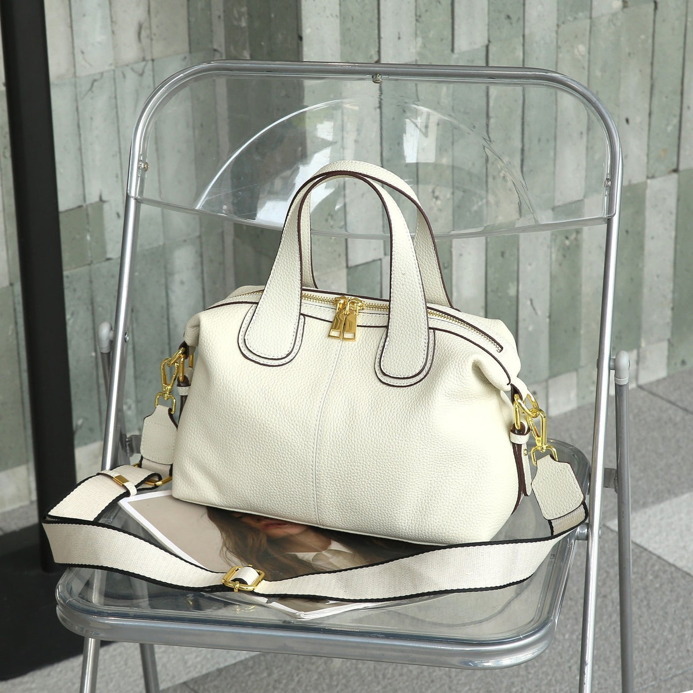 Bolso de mano para mujer de piel sintética con herrajes metálicos estilo estructurado - Marcela