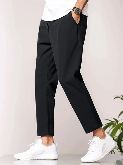 Pantalones modernos y desenfadados para hombre