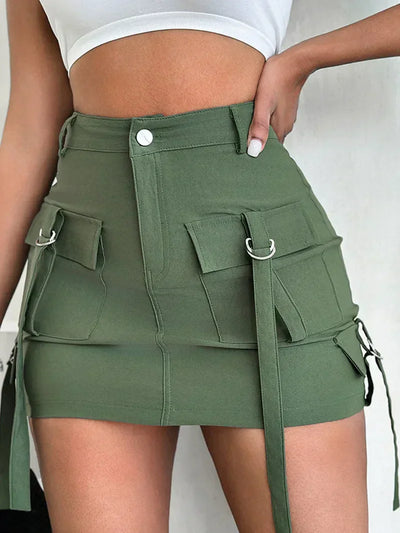 Falda casual cargo en tejido resistente ideal para un look urbano cómodo y a la moda