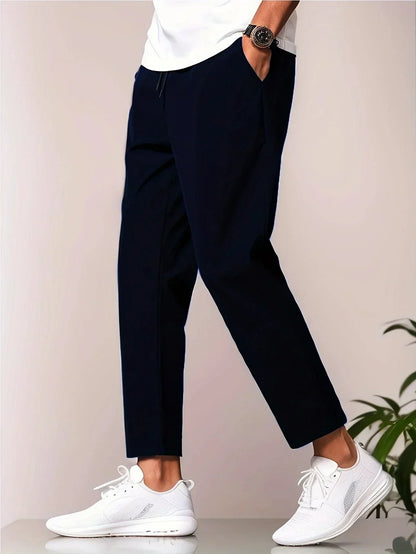 Pantalones modernos y desenfadados para hombre