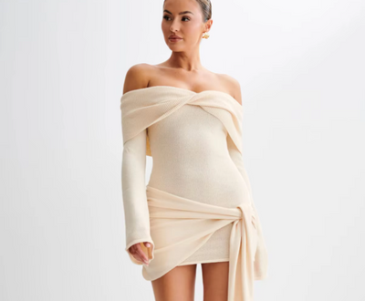 Zeya - Favorecedor vestido con hombros al descubierto de punto fino