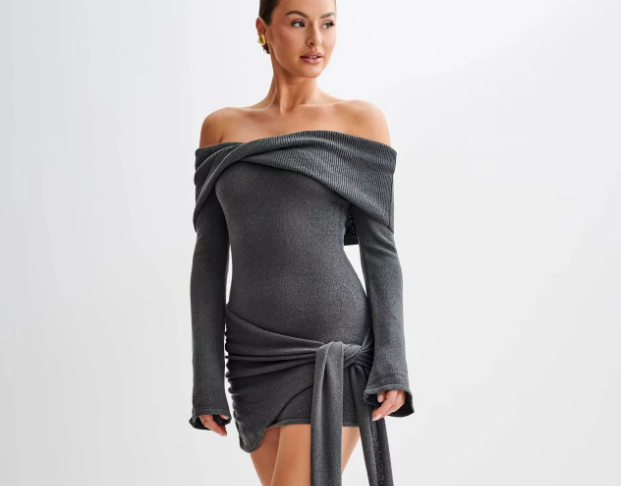Zeya - Favorecedor vestido con hombros al descubierto de punto fino