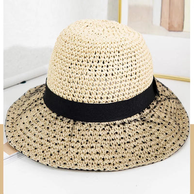 Sombrero de verano de lunares con bordado de ojales para un look chic