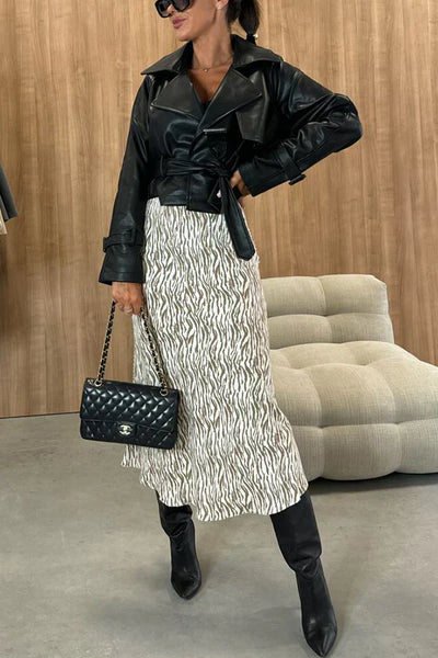 Falda adelgazante de talle alto con un atrevido y chic estampado animal perfecto para un look atrevido y a la moda