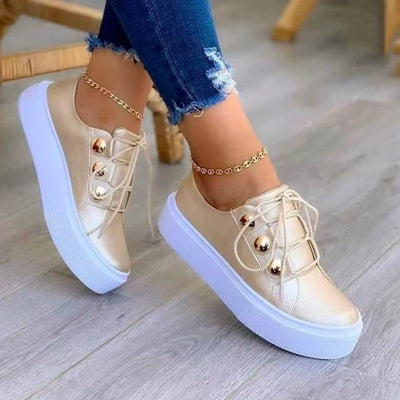 Zapatillas de plataforma para mujer acabado brillante con detalles metálicos - Alma
