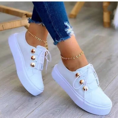 Zapatillas de plataforma para mujer acabado brillante con detalles metálicos - Alma