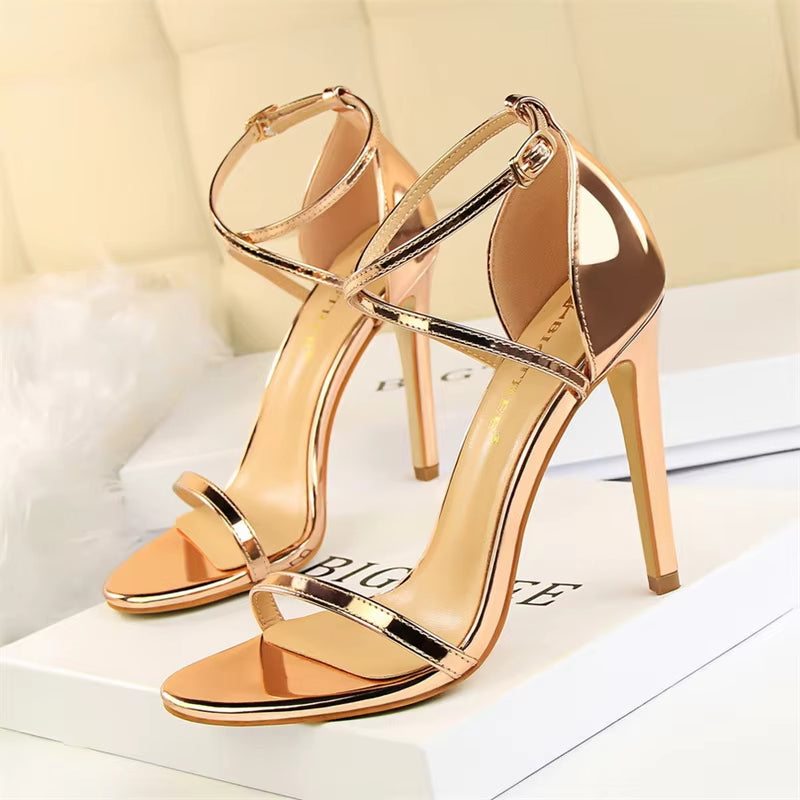 Sandalias de tacón para mujer acabado brillante estilo cruzado - Miranda
