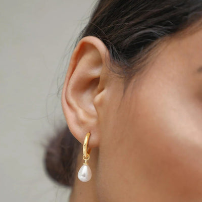 Pendientes Mujer Dorados con Perla Gota Blanca - Dalia
