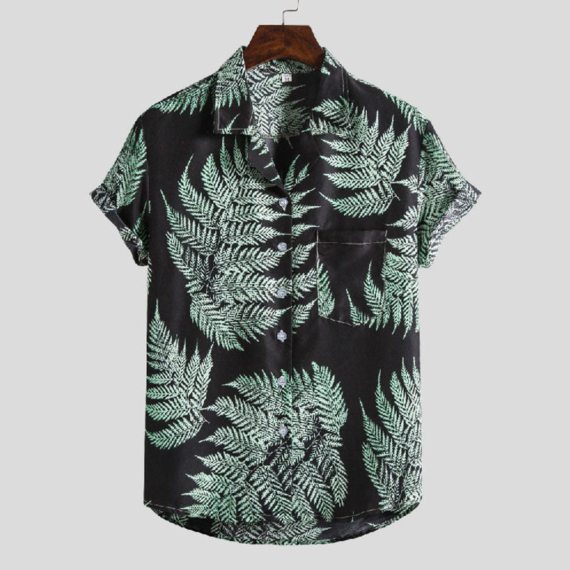 Llamativa camiseta de manga corta para hombre con un fresco diseño floral