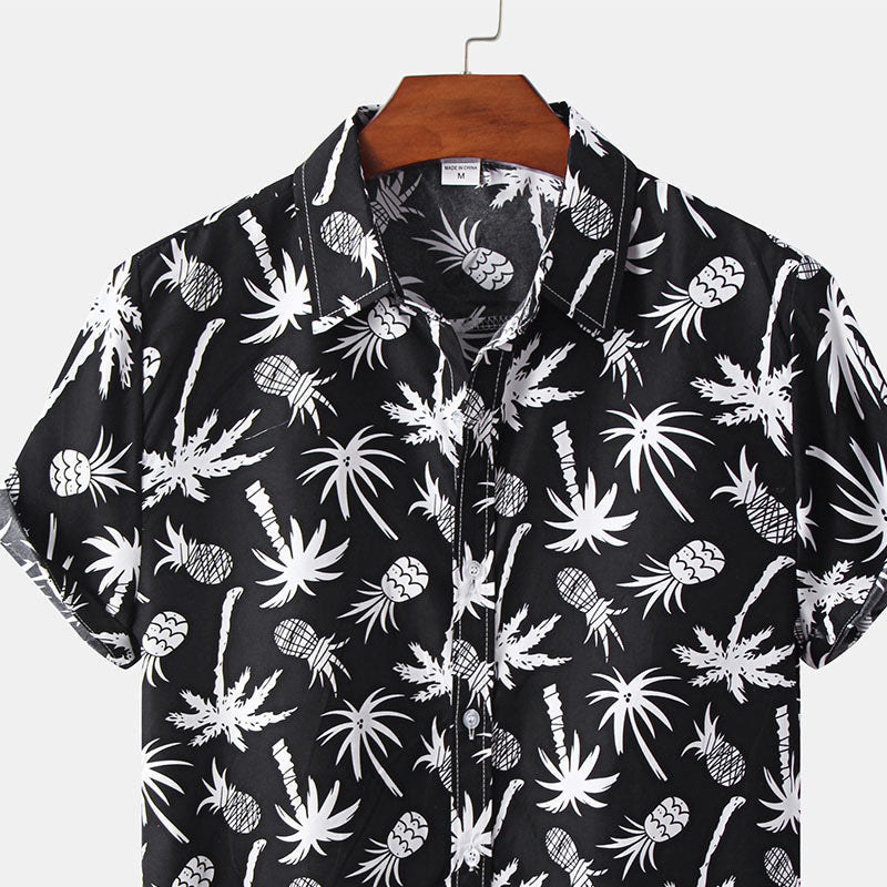 Camisa negra de manga corta para hombre con estampado