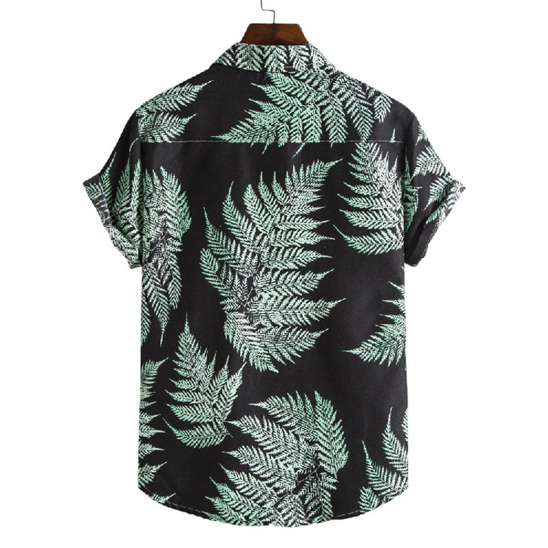 Llamativa camiseta de manga corta para hombre con un fresco diseño floral