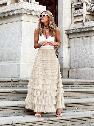 Maxifalda de mujer con cintura alta en un look a capas - ligera y vaporosa para el verano