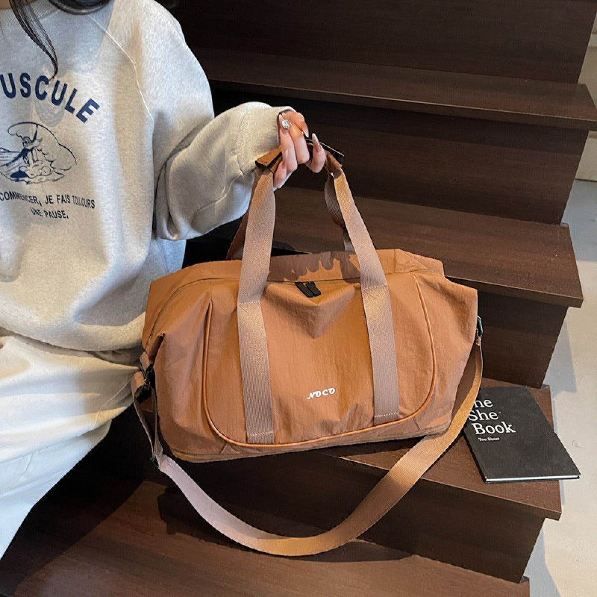 Bolso de hombro para mujer de tela resistente estilo deportivo - Miranda