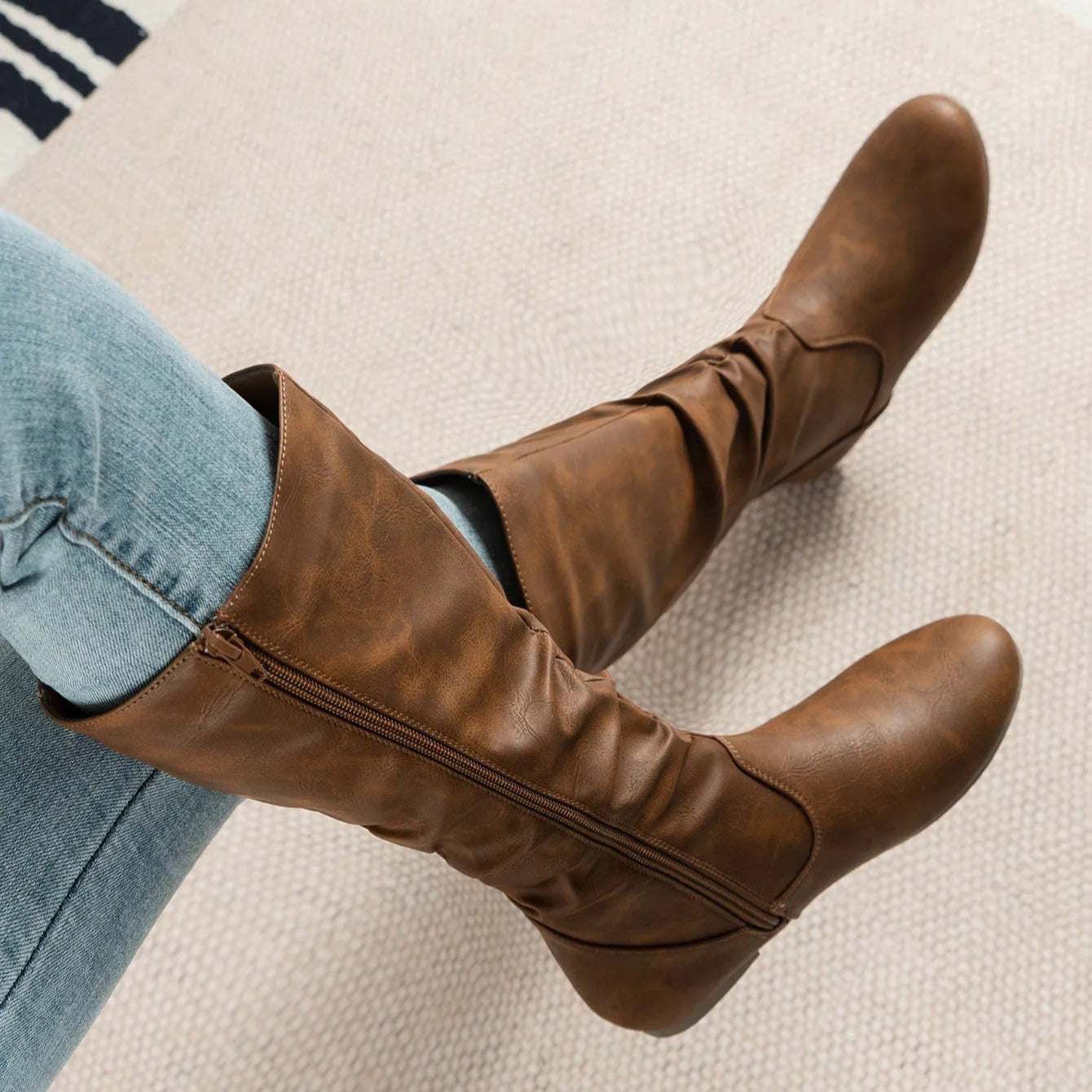 Botas planas de caña alta con fruncido lateral - Rhea