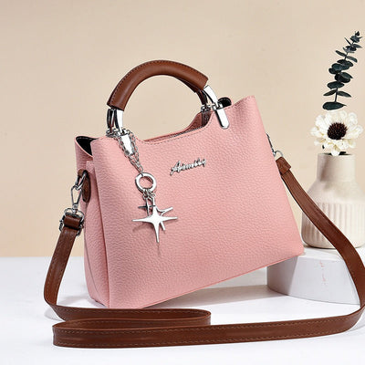 Bolso de mano para mujer de piel sintética con colgante decorativo - Giana