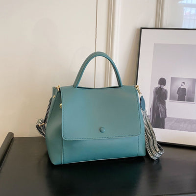 Bolso para mujer de piel sintética estructura rígida estilo bandolera - Renata
