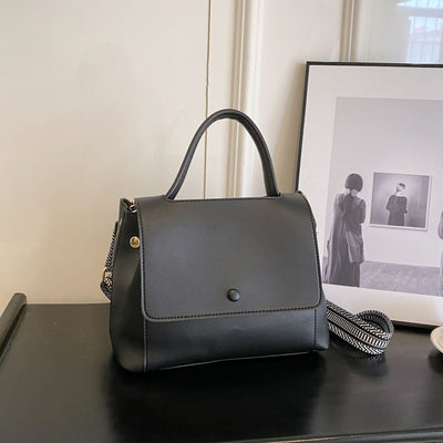 Bolso para mujer de piel sintética estructura rígida estilo bandolera - Renata