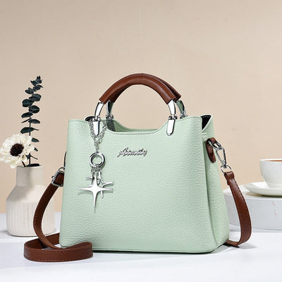 Bolso de mano para mujer de piel sintética con colgante decorativo - Giana