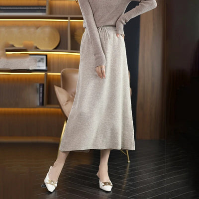 Falda de invierno de lana con corte ceñido, cálida y refinada ideal para un look elegante y cómodo en los días fríos